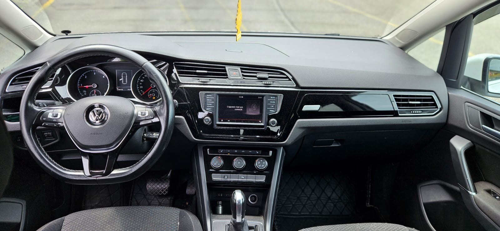 VW Touran 1.6 TDI BlueMotion Technology Trendline-image-1