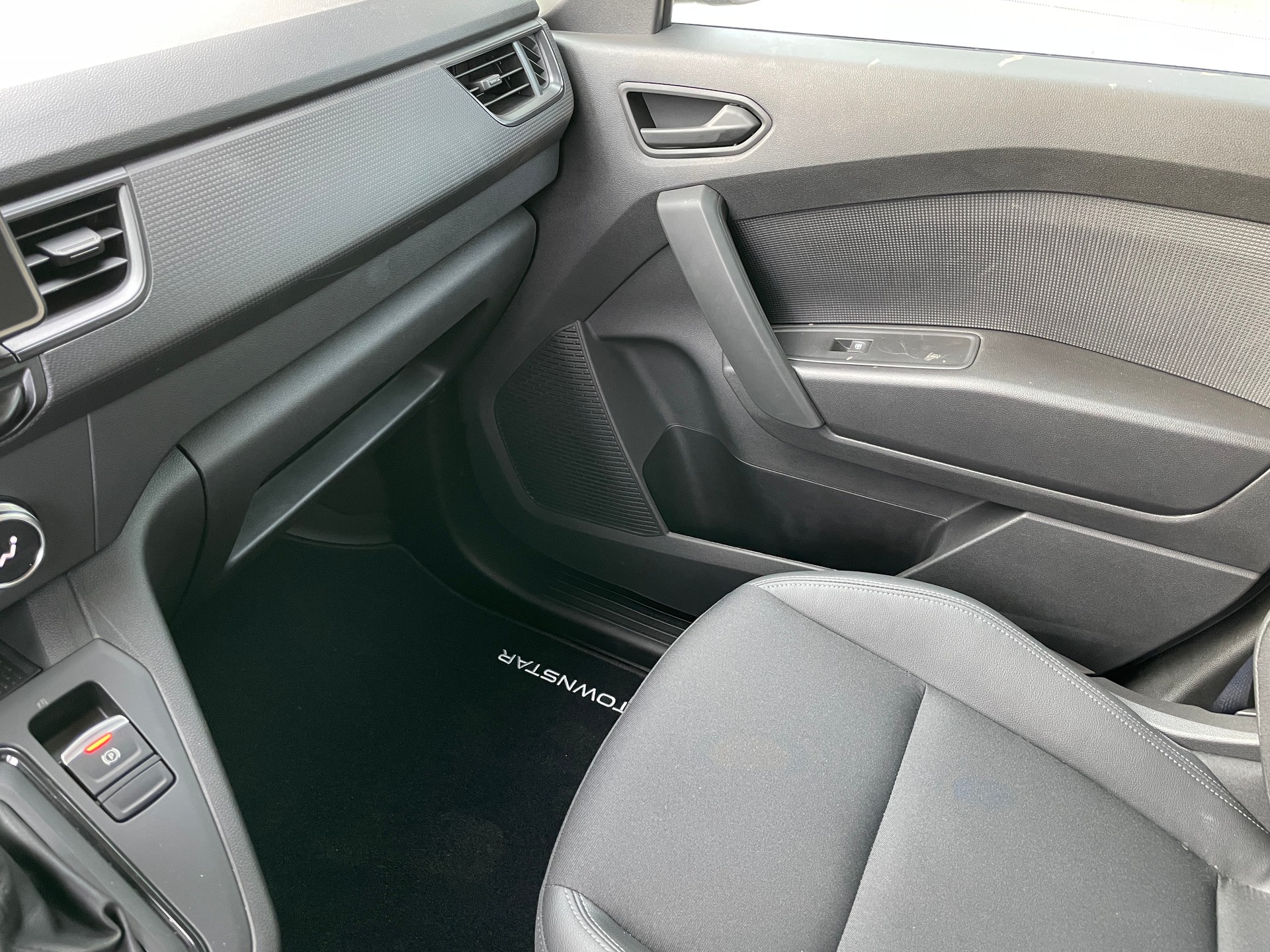 NISSAN Townstar EV45 kWh 22kW L2 Acenta-image-14
