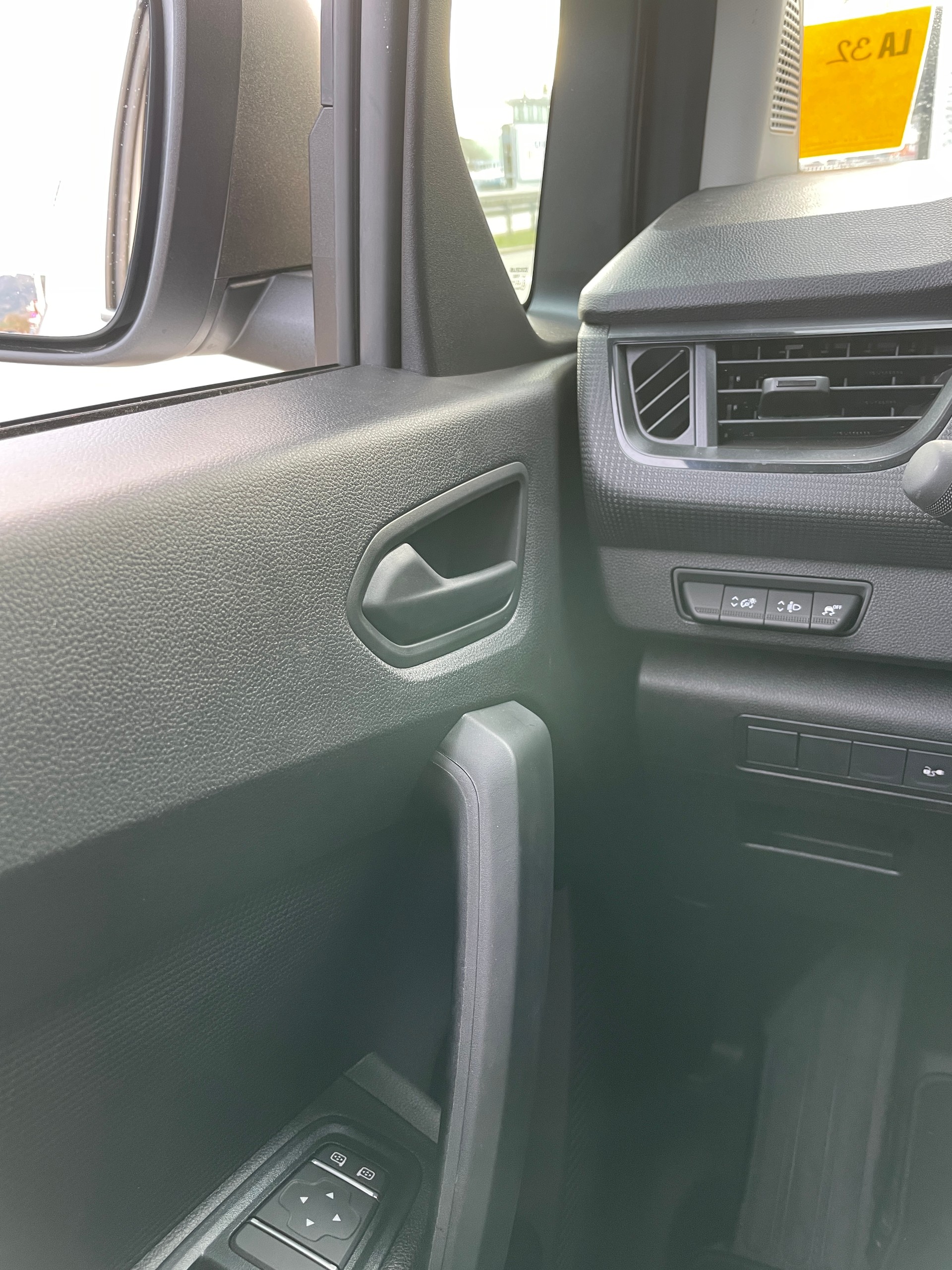 NISSAN Townstar EV45 kWh 22kW L2 Acenta-image-10