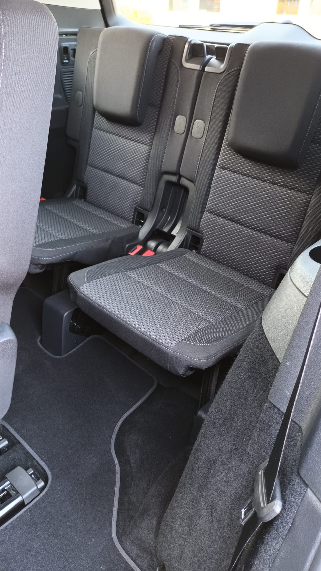 VW Touran 1.5 TSI EVO R-Line DSG-image-15