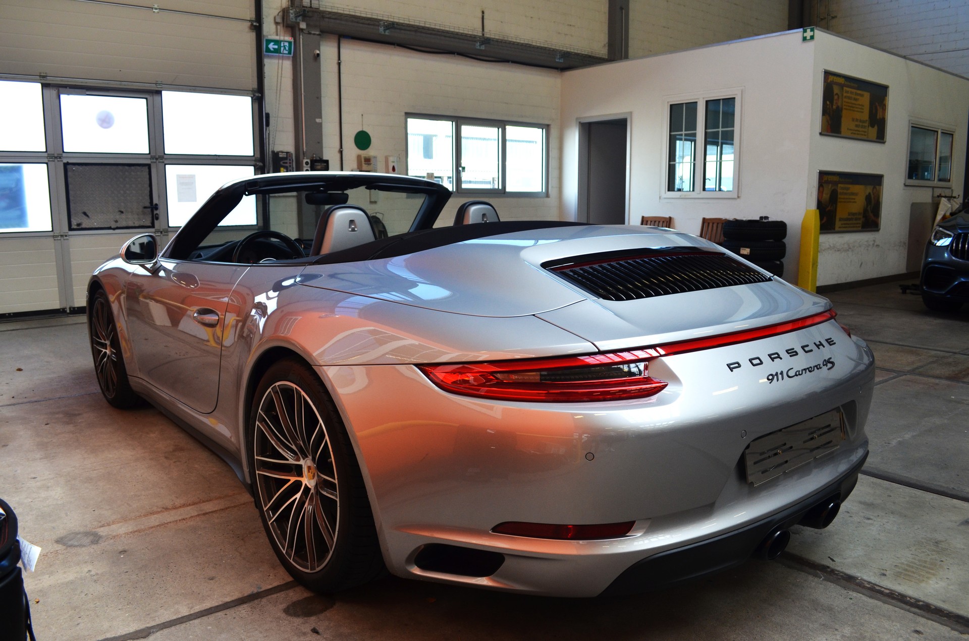 PORSCHE 911 Carrera 4S Cabrio PDK-image-6