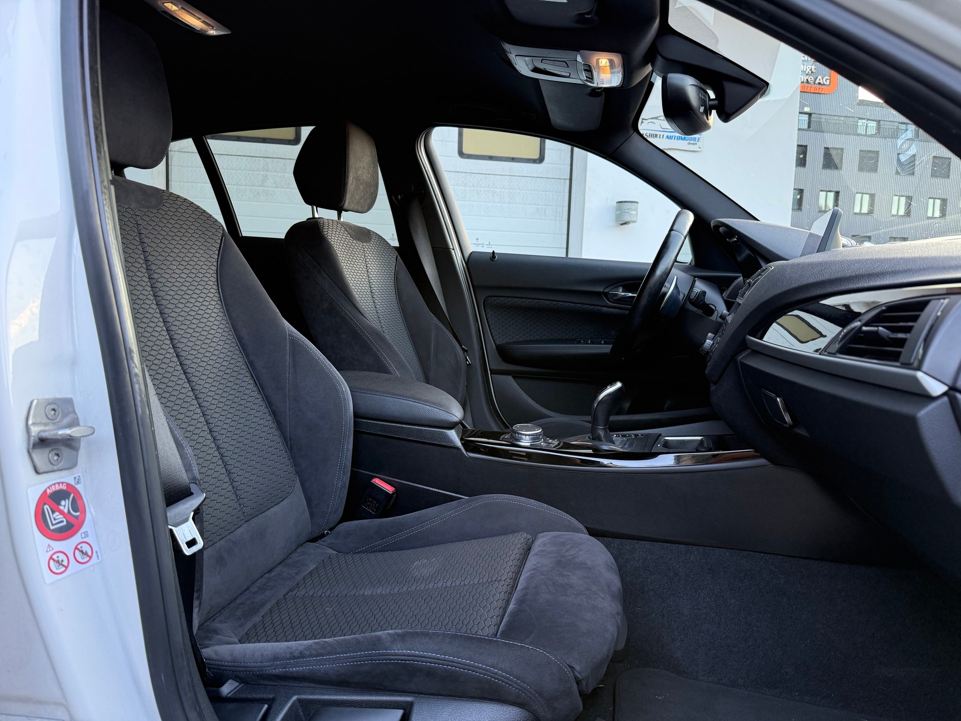 BMW 120d xDrive M Sport Steptronic-image-8