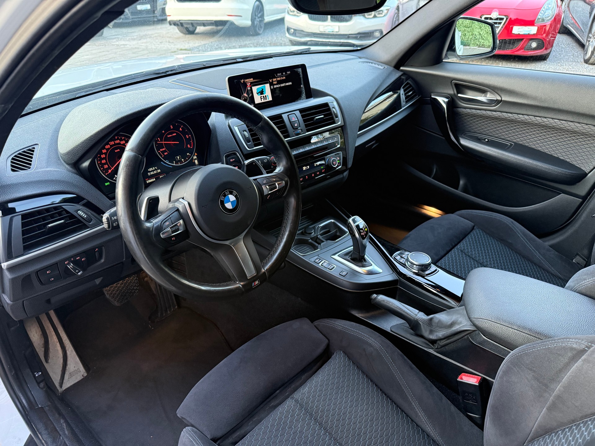 BMW 120d xDrive M Sport Steptronic-image-13