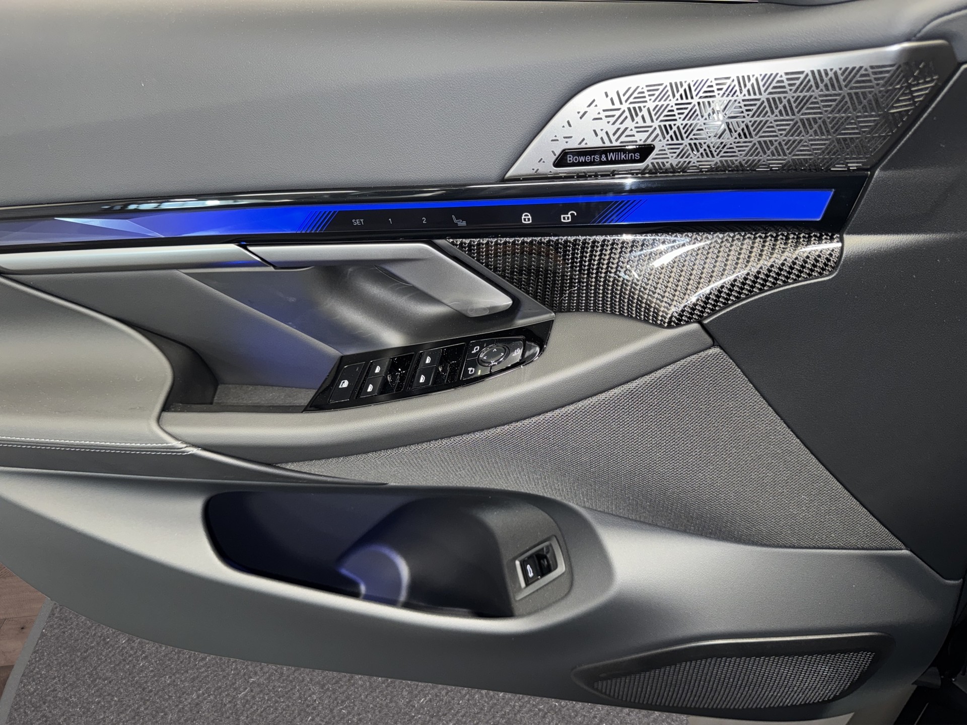 BMW M5 xDrive Touring-image-19