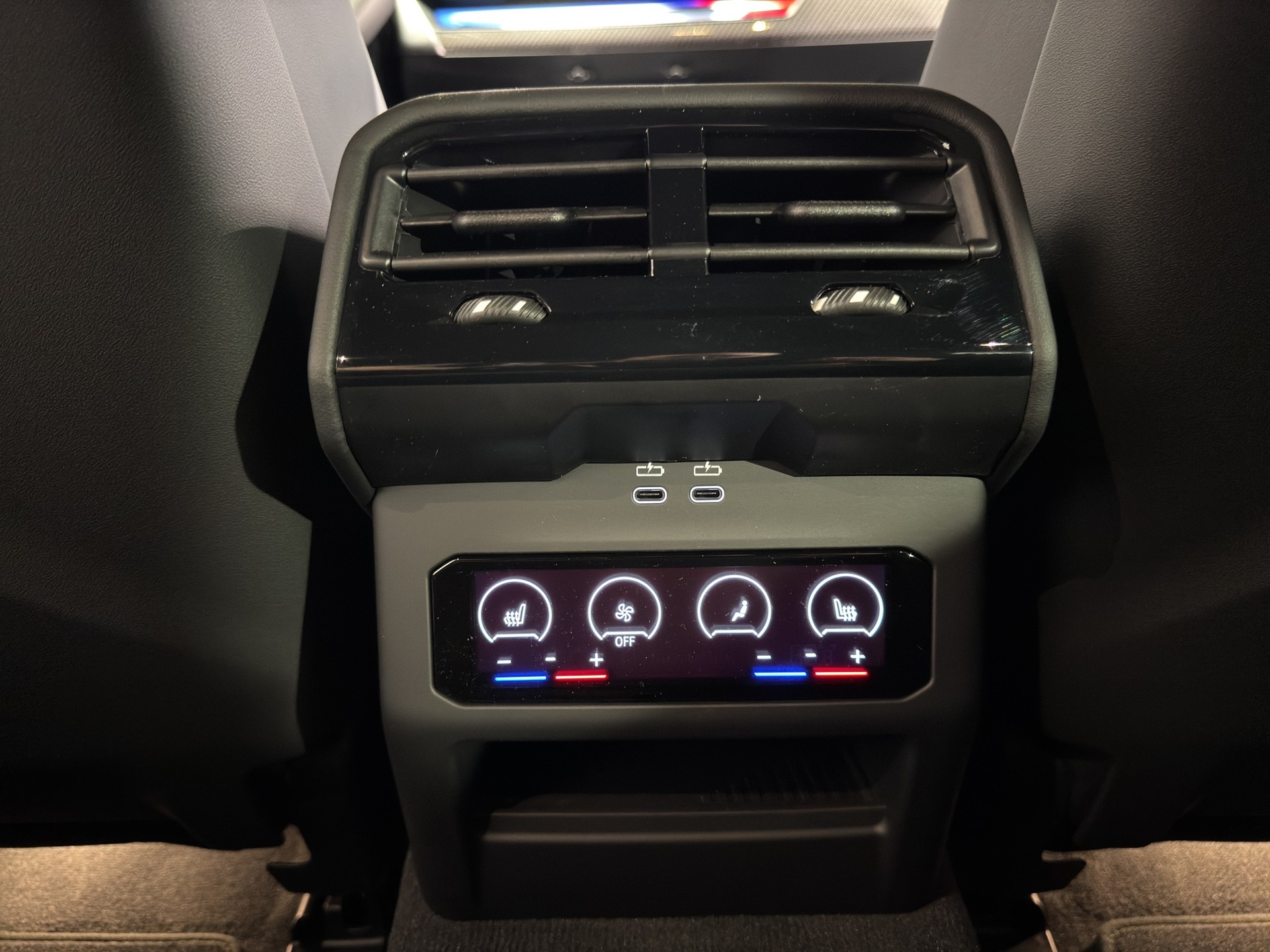 BMW M5 xDrive Touring-image-18