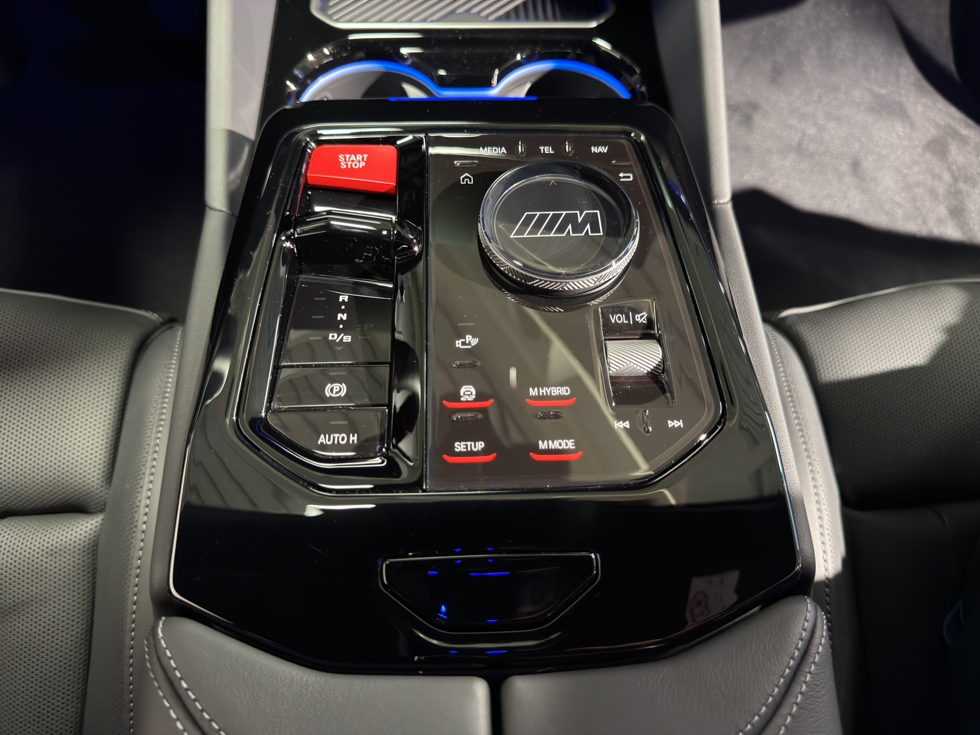 BMW M5 xDrive Touring-image-14