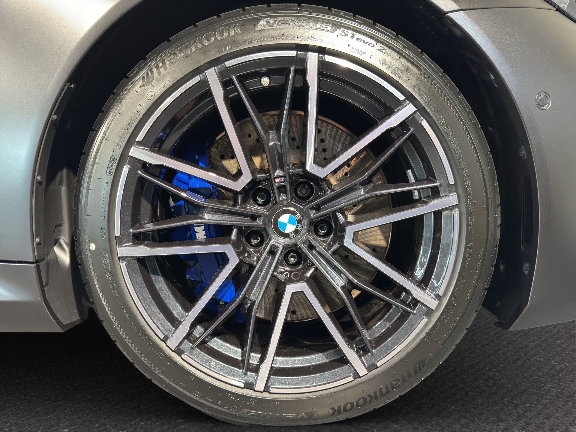 BMW M5 xDrive Touring-image-7