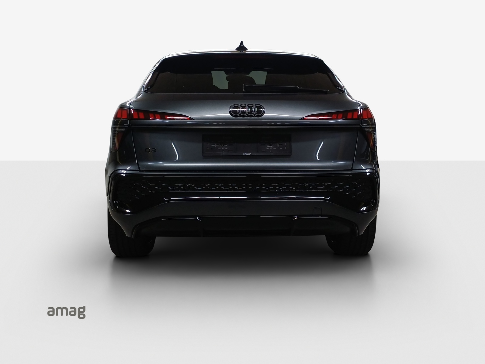 AUDI Q3 Sportback e-hybrid 200 kW S tronig-showroom-element-3