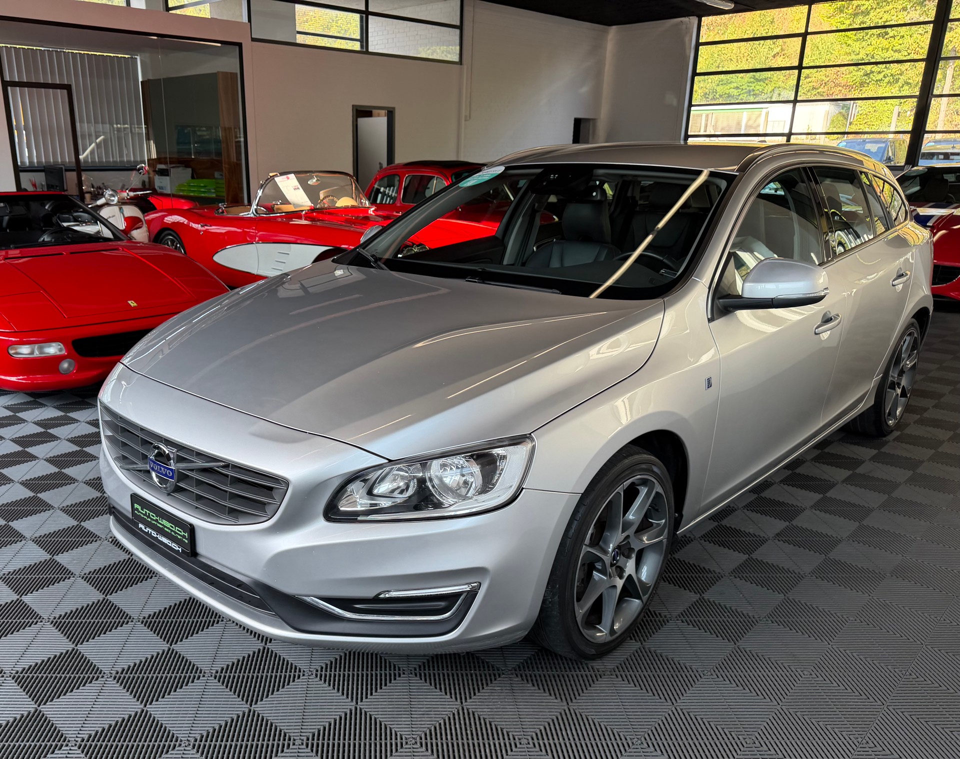 VOLVO V60 D2 OceanRace Geartronic-image-5
