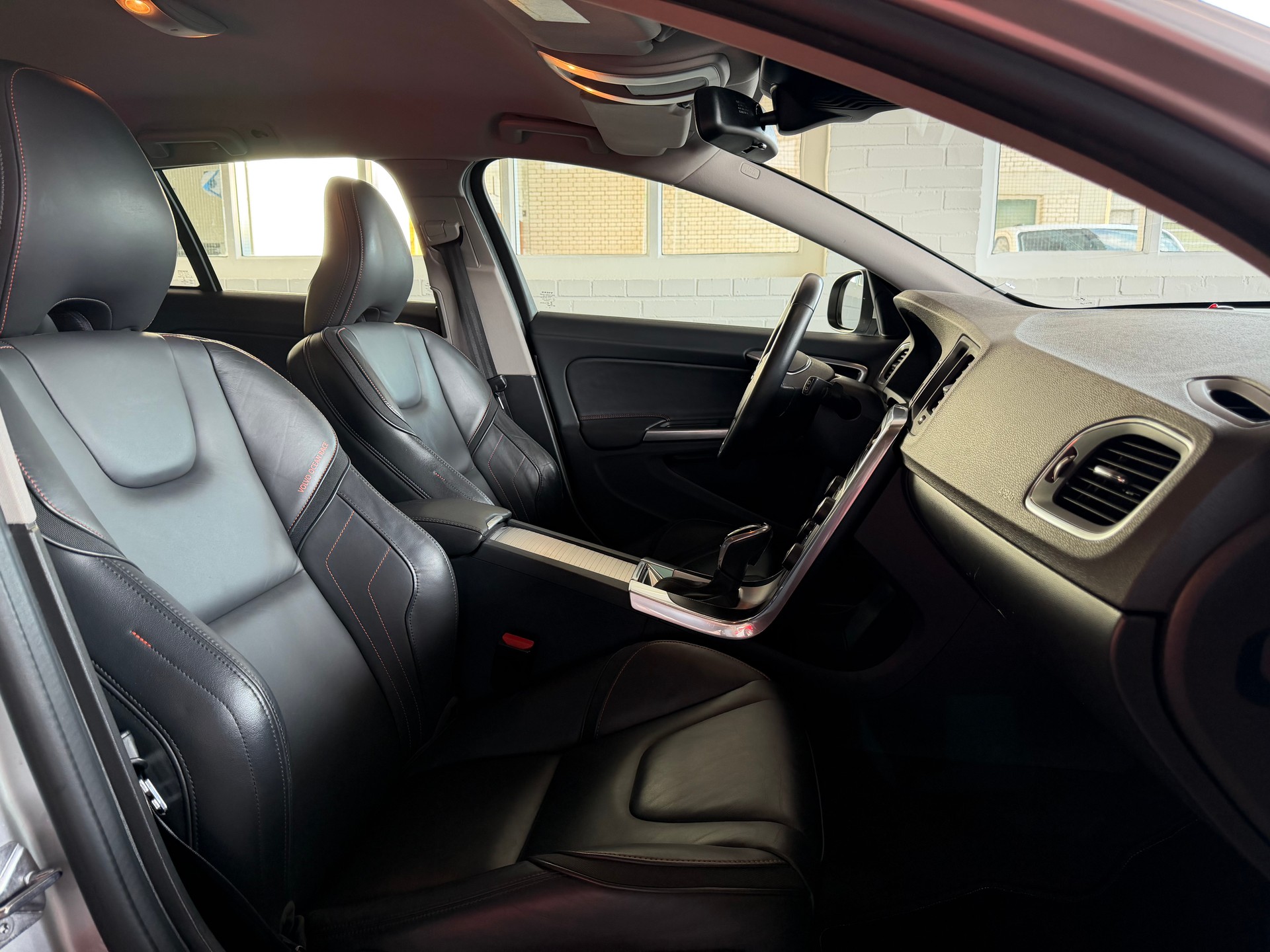 VOLVO V60 D2 OceanRace Geartronic-image-7