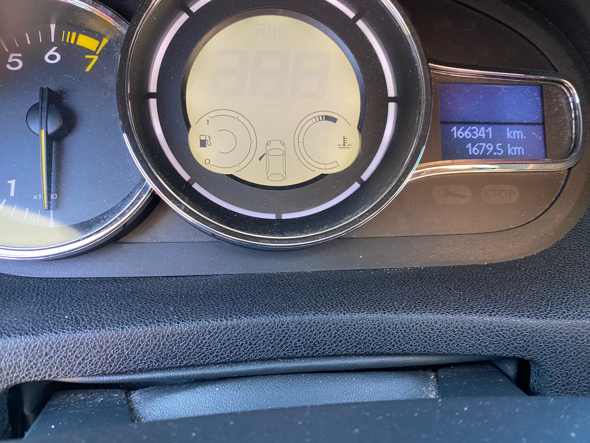 RENAULT Mégane Grandtour 2.0 16V Dynamique CVT-image-6