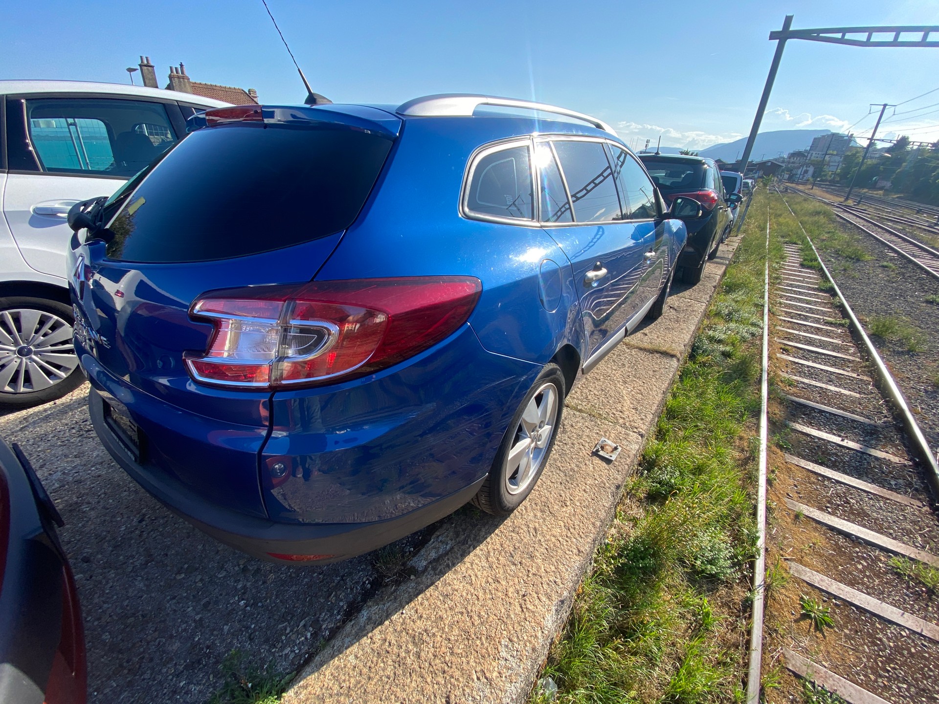 RENAULT Mégane Grandtour 2.0 16V Dynamique CVT-image-0