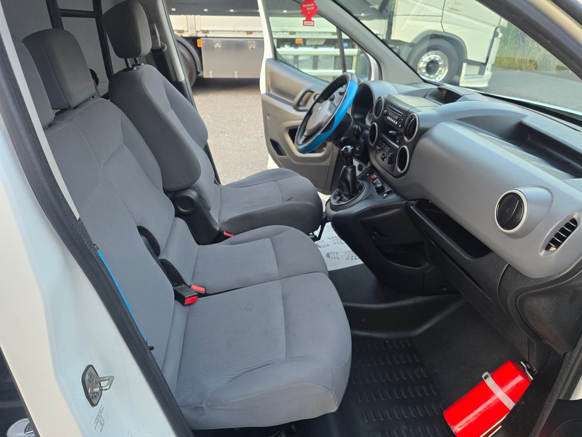 PEUGEOT Partner 1.6 BlueHDI Active-image-11