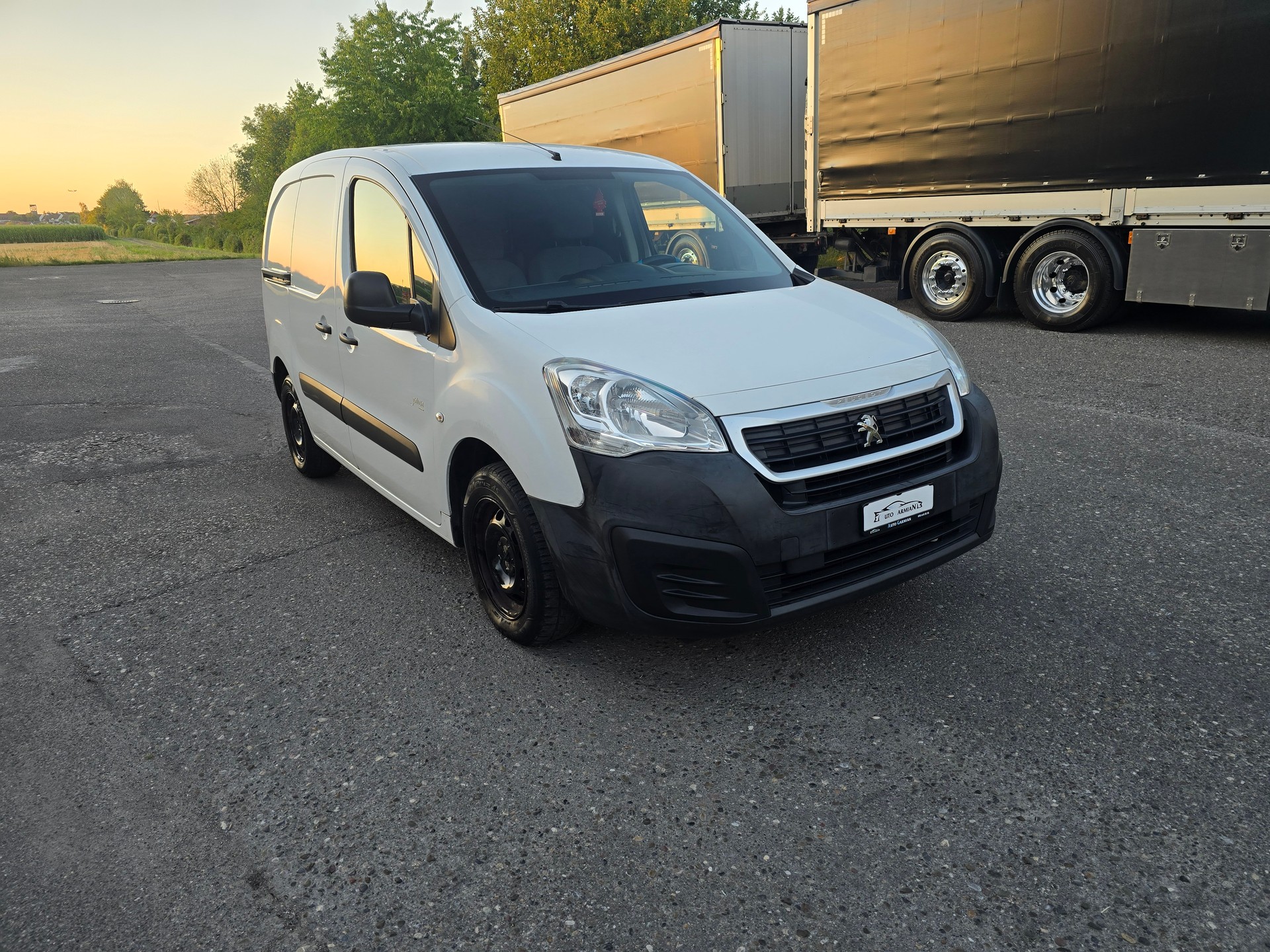 PEUGEOT Partner 1.6 BlueHDI Active-image-1