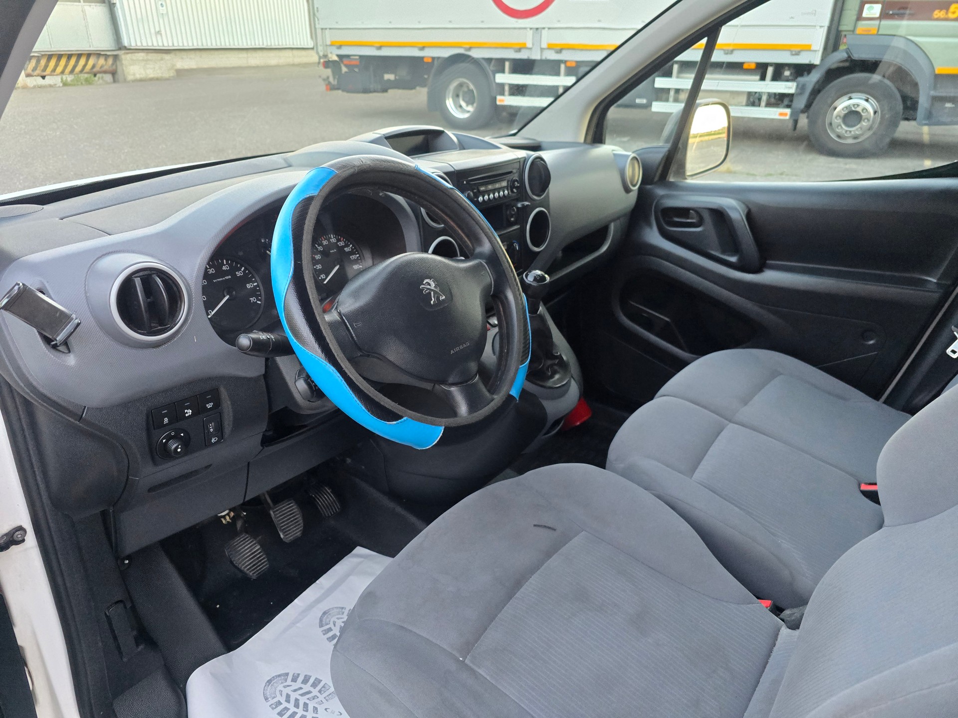 PEUGEOT Partner 1.6 BlueHDI Active-image-10