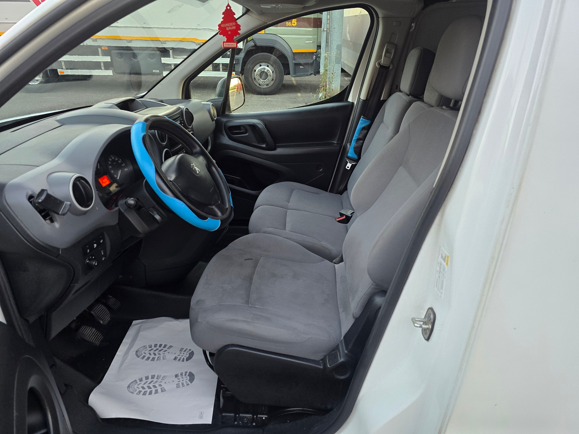 PEUGEOT Partner 1.6 BlueHDI Active-image-9