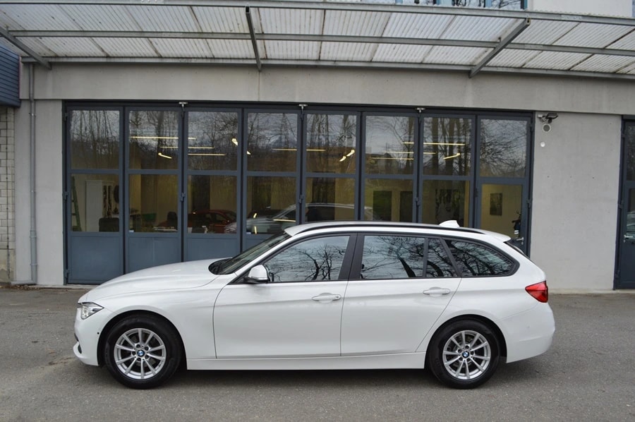BMW 318d Touring Steptronic-image-12