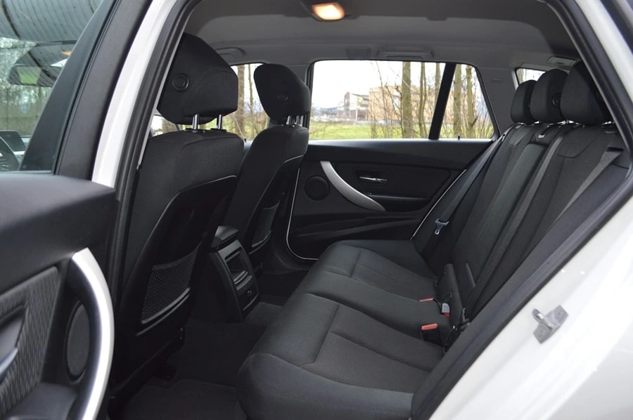 BMW 318d Touring Steptronic-image-4
