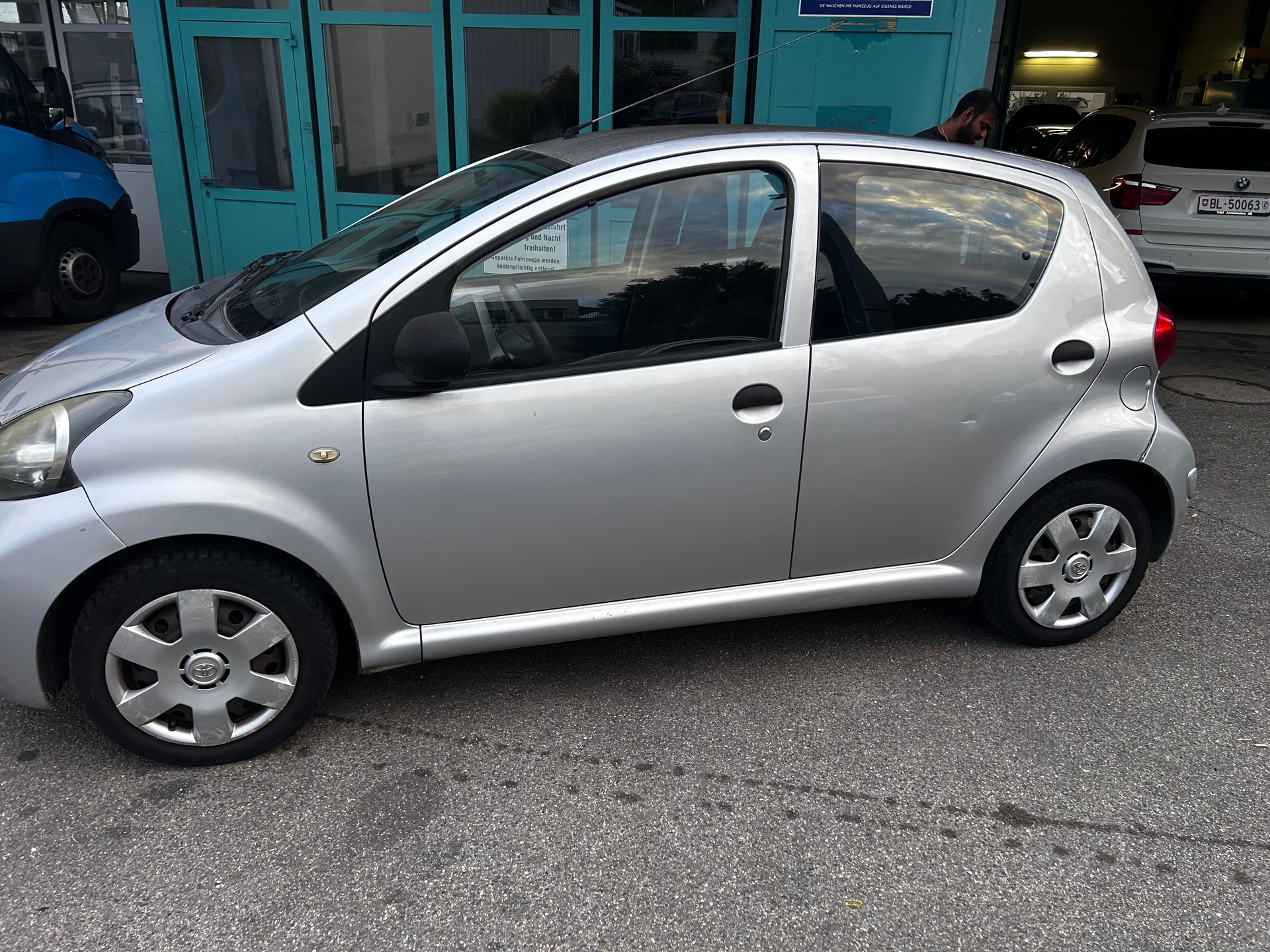 TOYOTA Aygo 1.0 Linea Terra-image-6