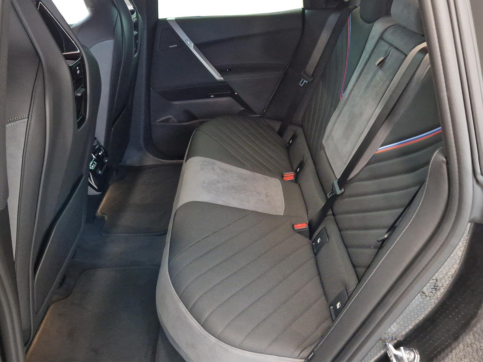 BMW iX xDrive60 M Sport Pro-image-20