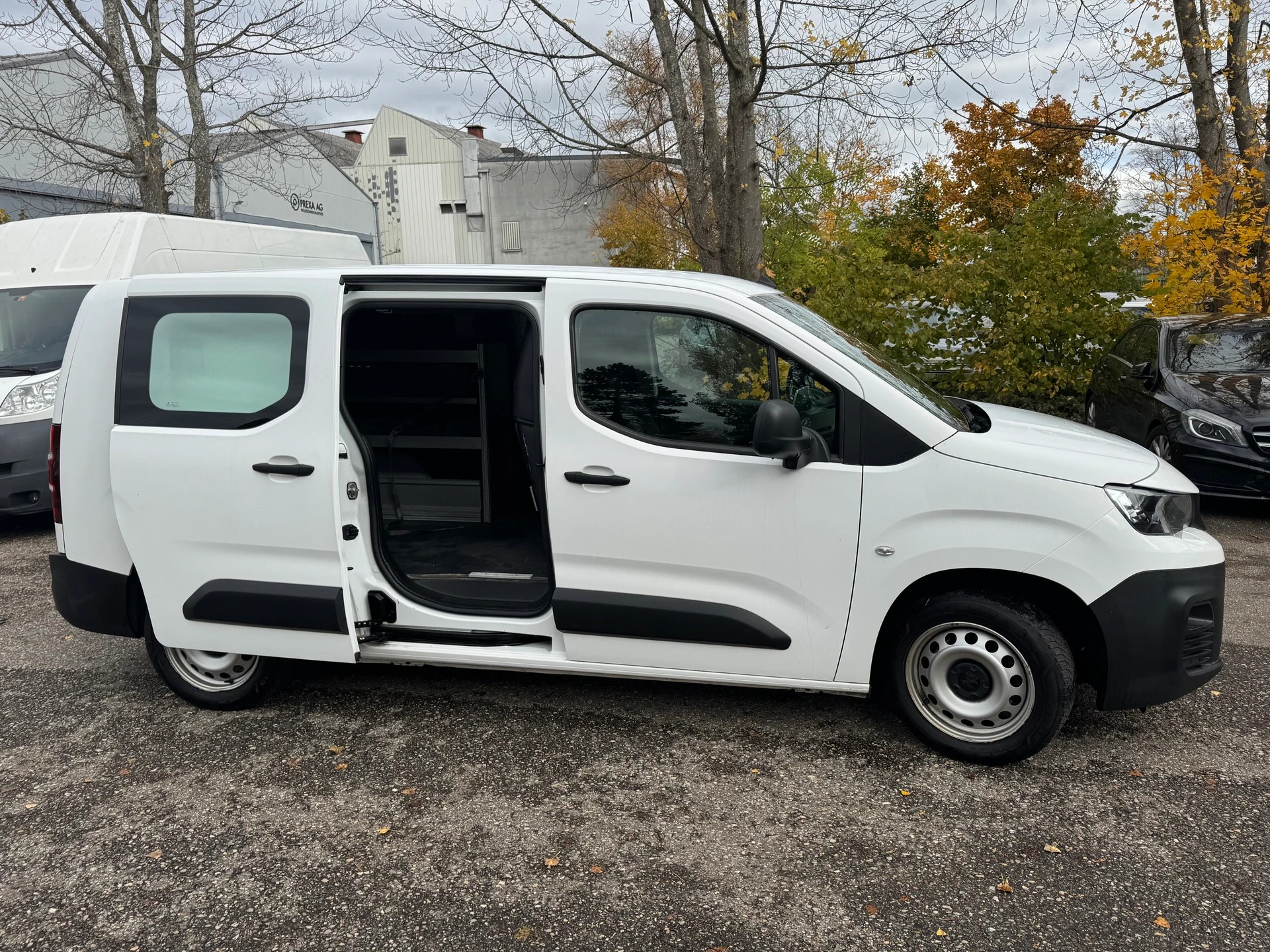 PEUGEOT Partner 1.5 Blue HDi s/s Asphalt Long 1000kg * Klima * Tempomat * RF-kamera * PDC H * Letzte MFK 22.04.2024 *-image-9