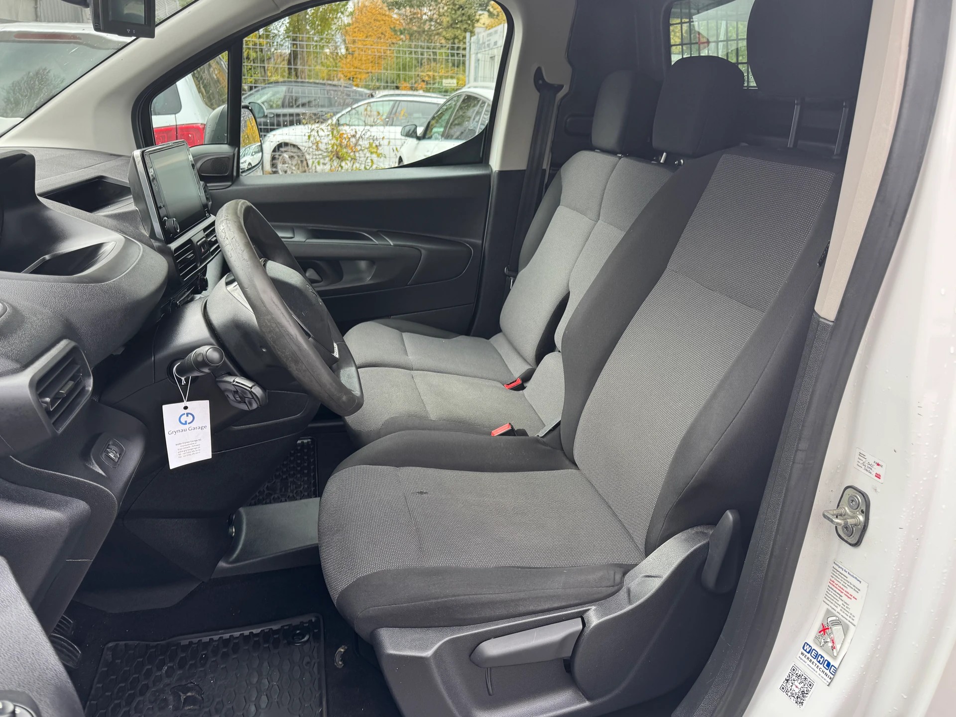 PEUGEOT Partner 1.5 Blue HDi s/s Asphalt Long 1000kg * Klima * Tempomat * RF-kamera * PDC H * Letzte MFK 22.04.2024 *-image-3