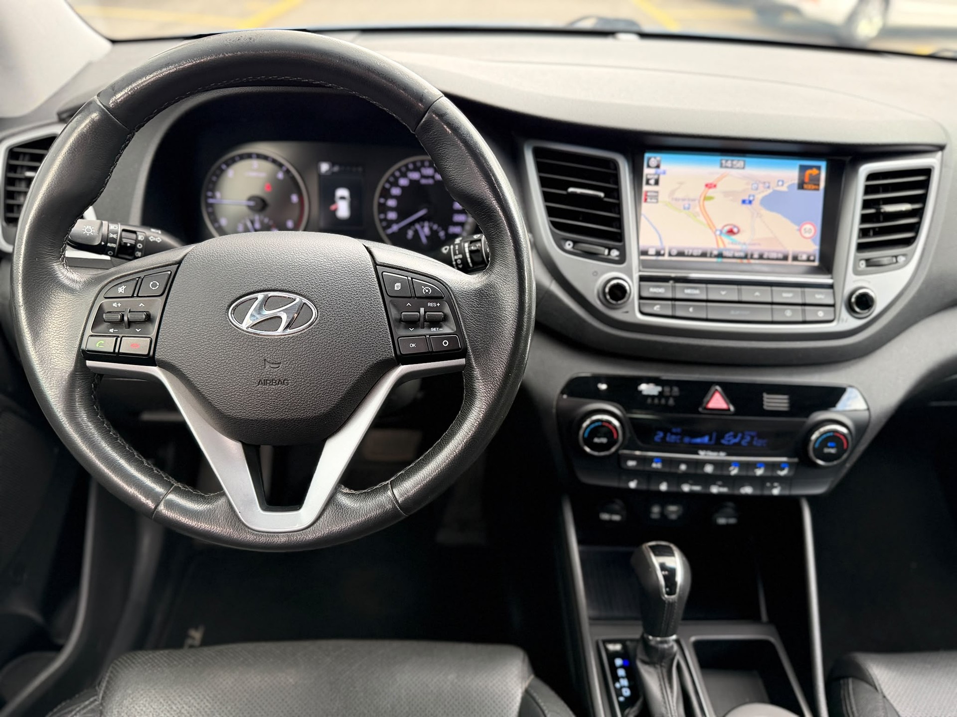 HYUNDAI Tucson 2.0 CRDi 185 Launch Edition 4WD-image-11