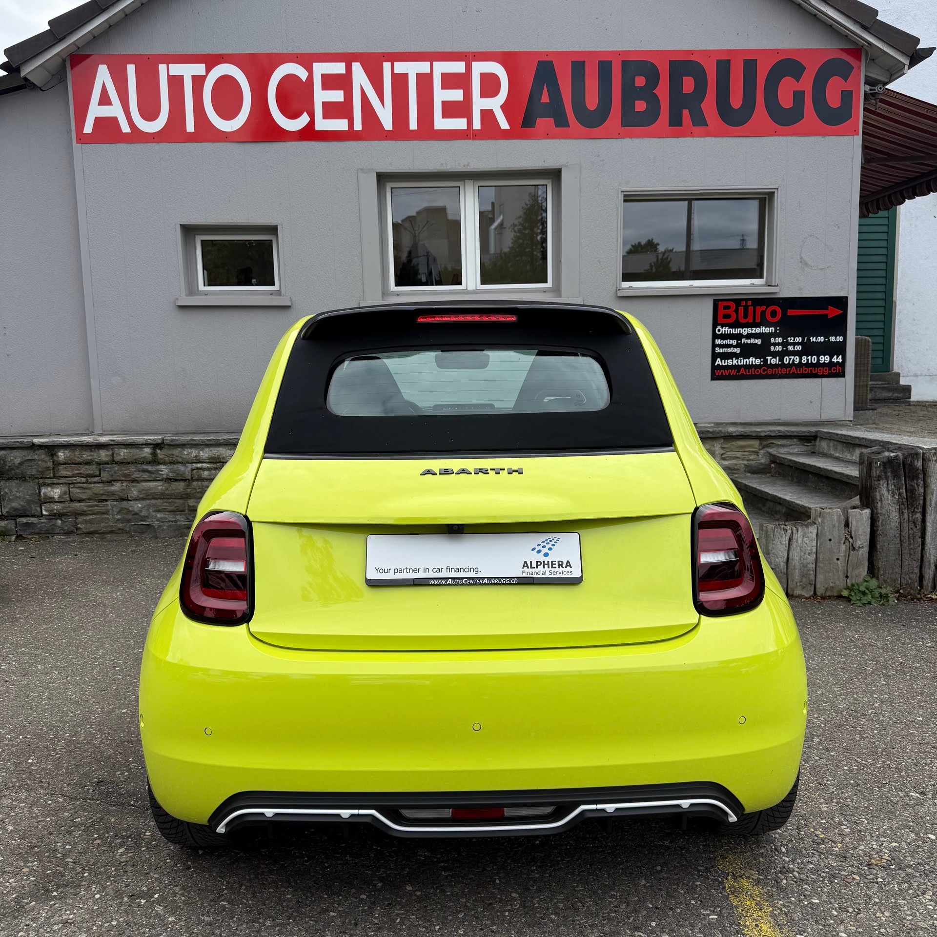 FIAT Abarth Cabrio 500e Scorpionissima-image-6