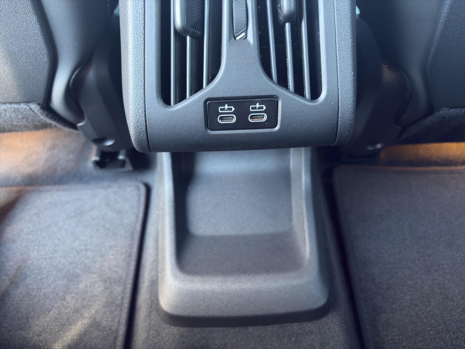 BMW 225e xDrive Active Tourer-image-14