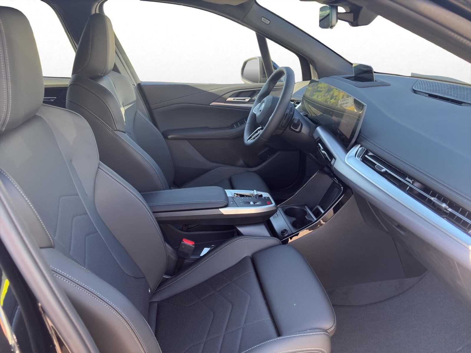 BMW 225e xDrive Active Tourer-image-15