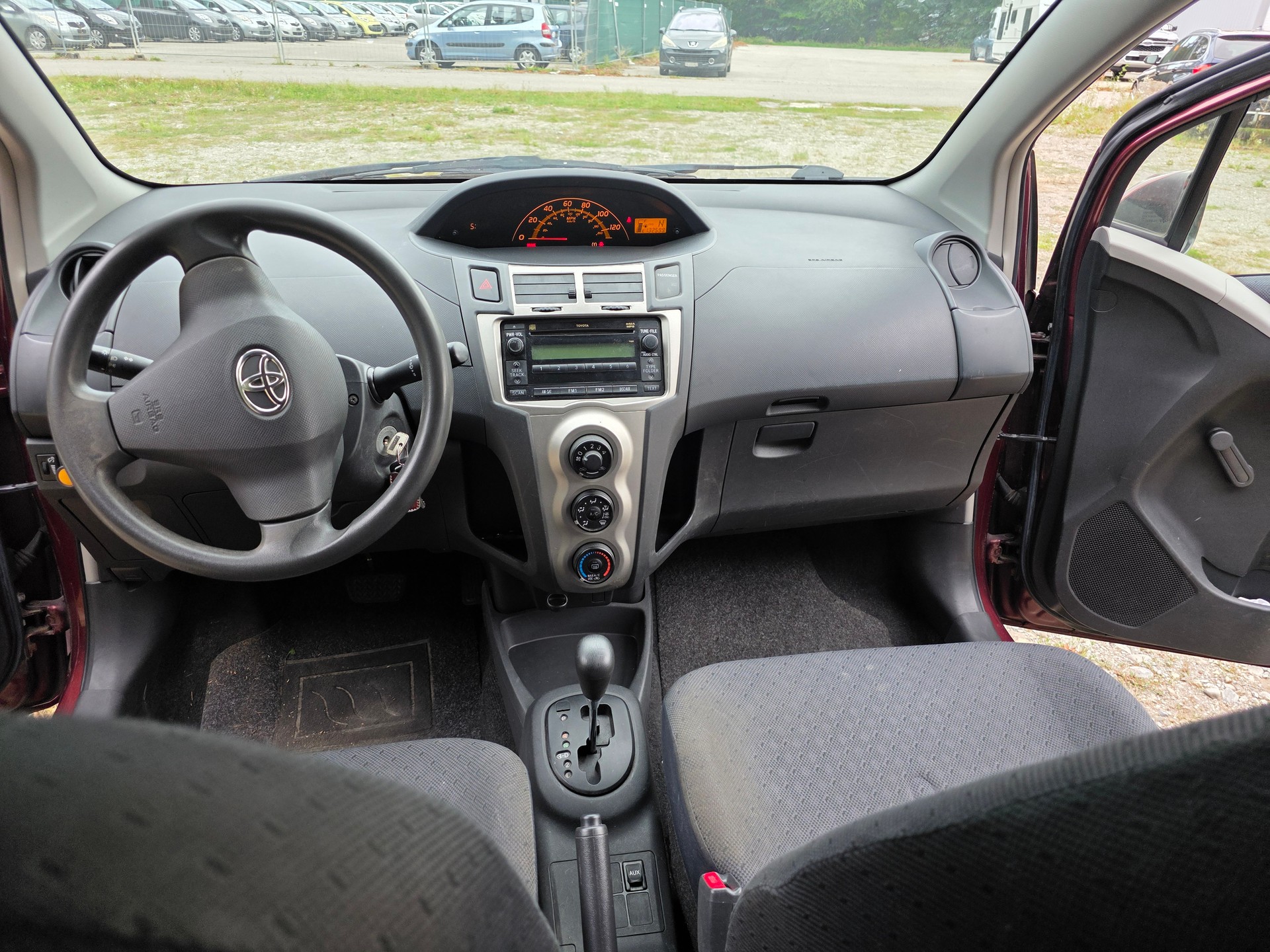 TOYOTA Yaris 1497. PS.110-image-8