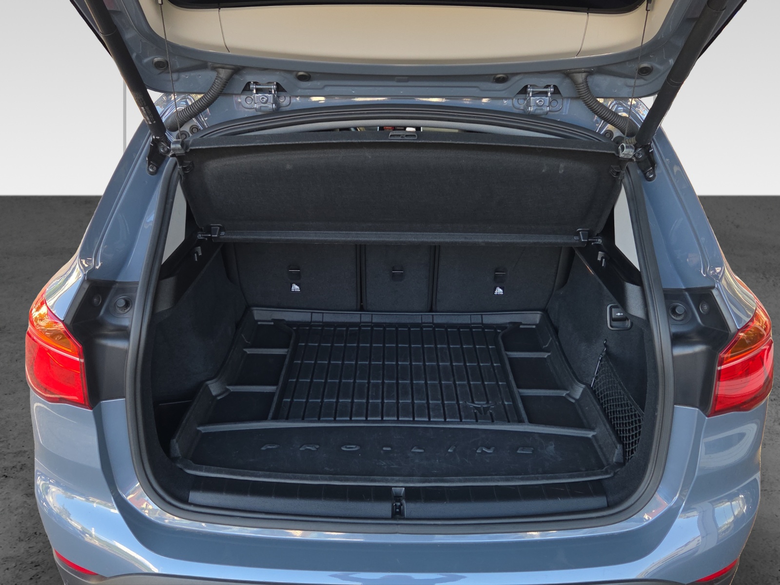 BMW X1 sDrive 18i-image-11