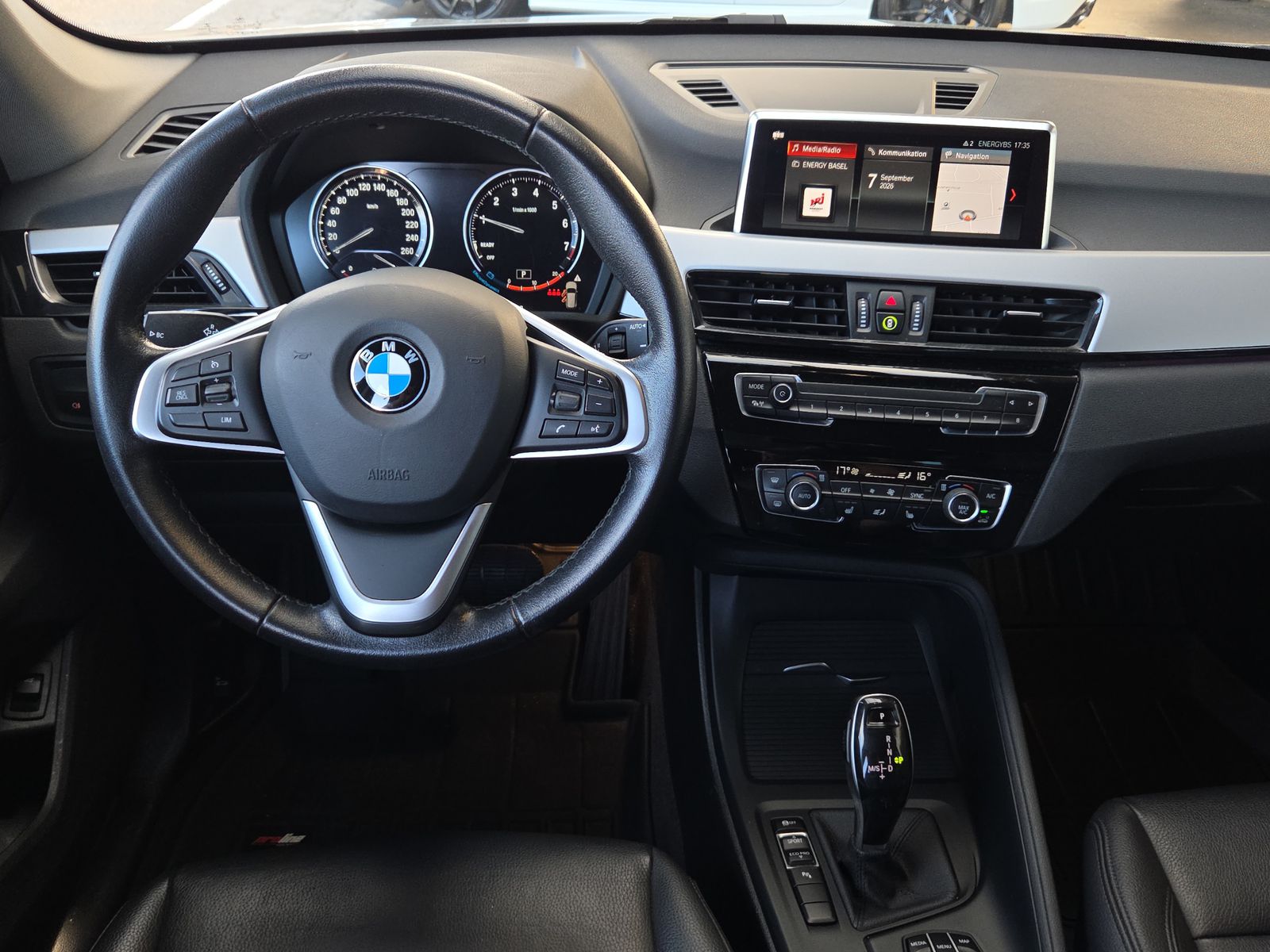 BMW X1 sDrive 18i-image-9