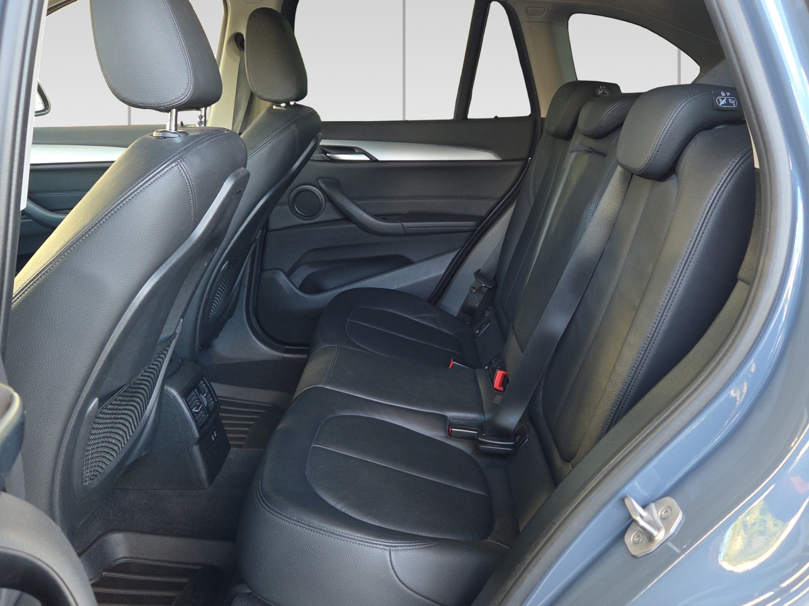 BMW X1 sDrive 18i-image-10