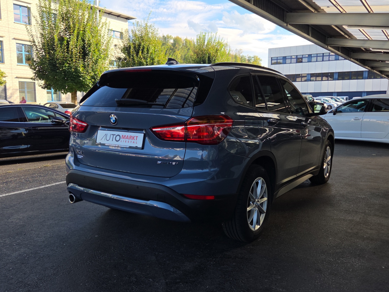 BMW X1 sDrive 18i-image-12