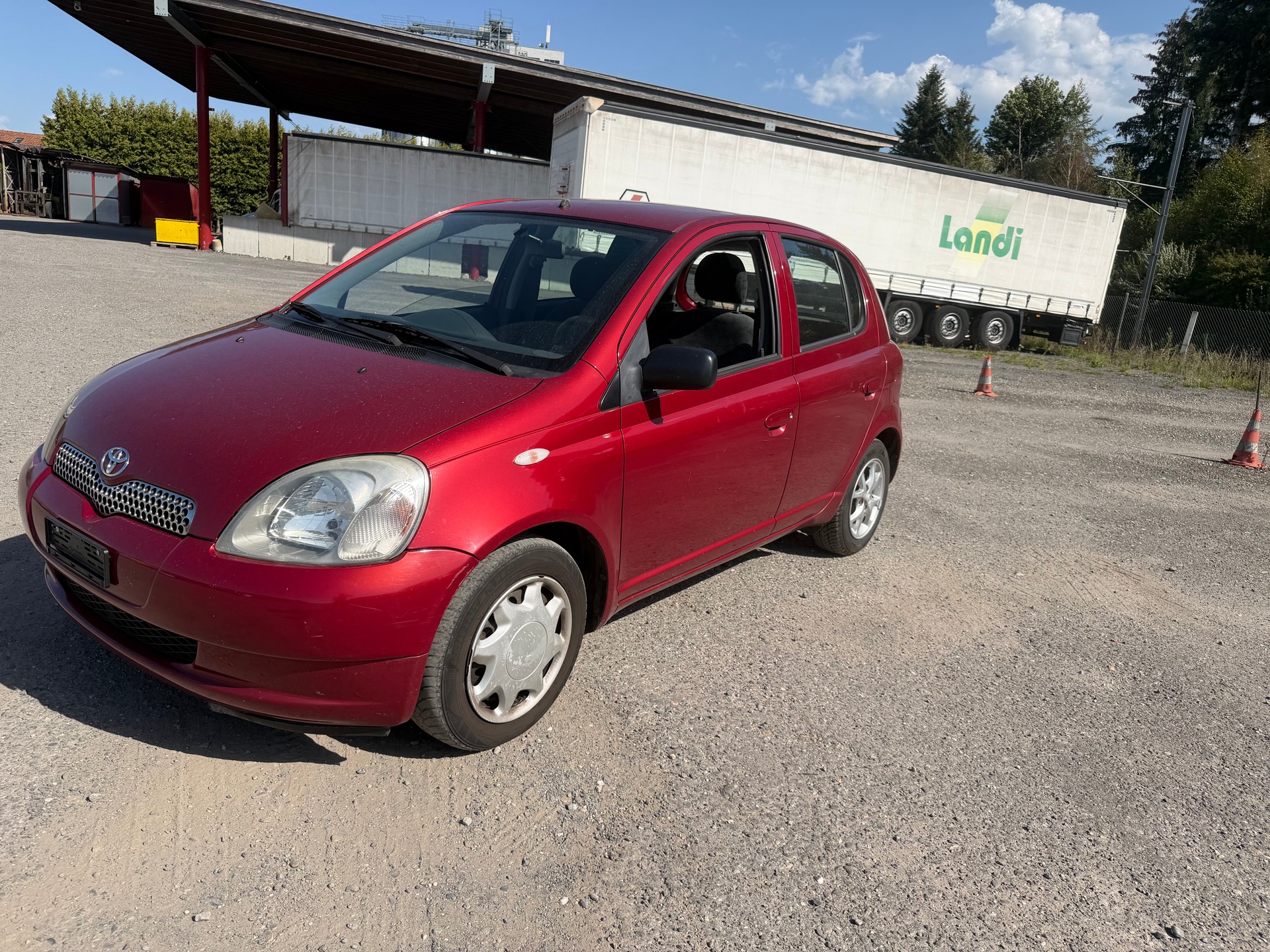 TOYOTA Yaris 1.3 Linea Sol-image-2