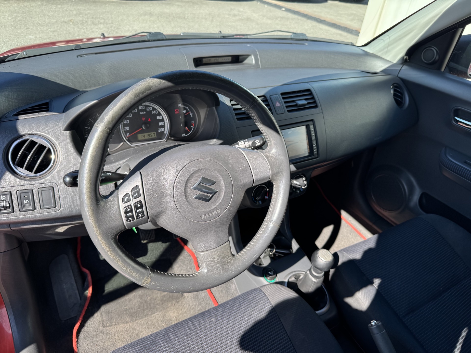 SUZUKI Swift 1.3i 16V GL 4x4-image-6