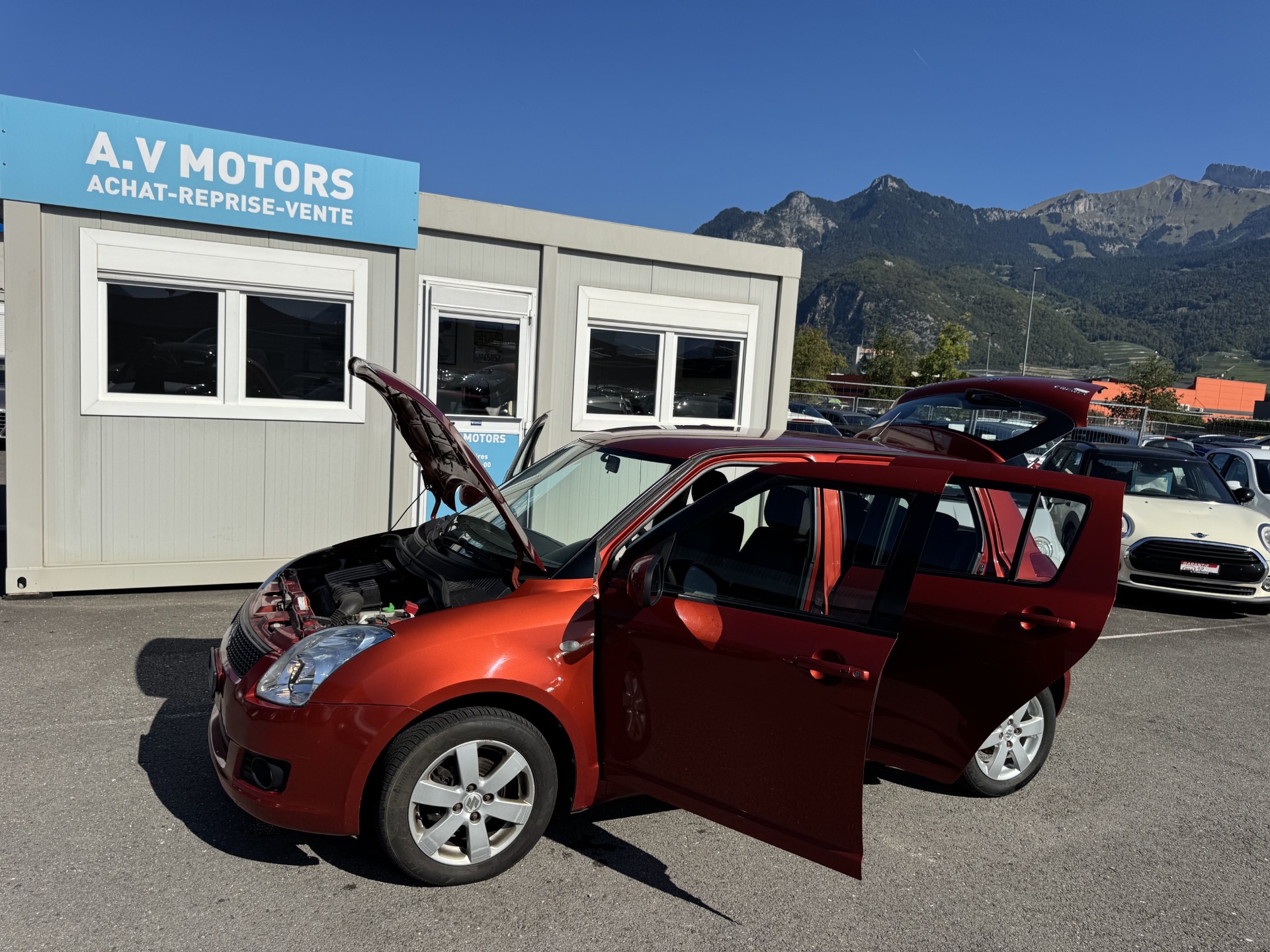 SUZUKI Swift 1.3i 16V GL 4x4-image-13