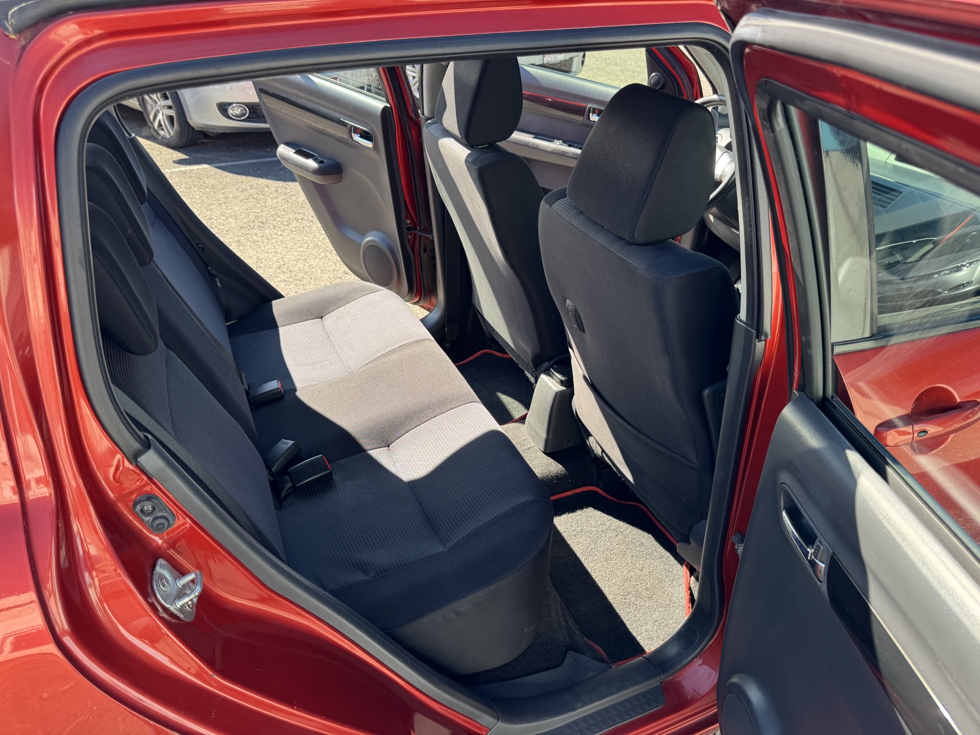 SUZUKI Swift 1.3i 16V GL 4x4-image-9