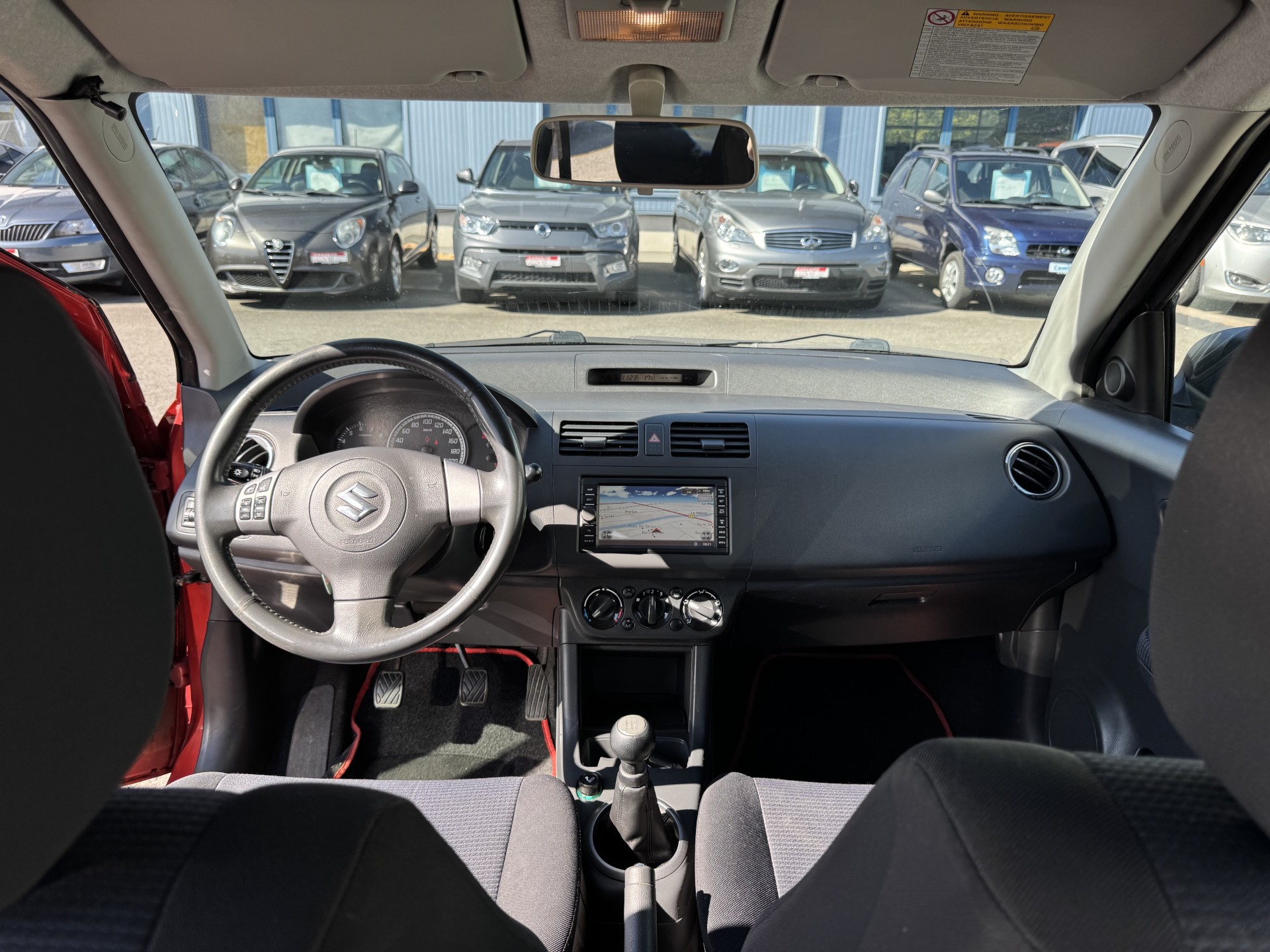 SUZUKI Swift 1.3i 16V GL 4x4-image-8