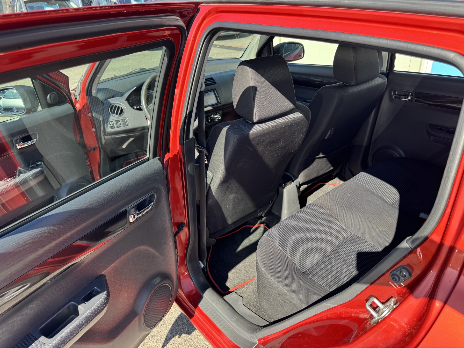 SUZUKI Swift 1.3i 16V GL 4x4-image-7
