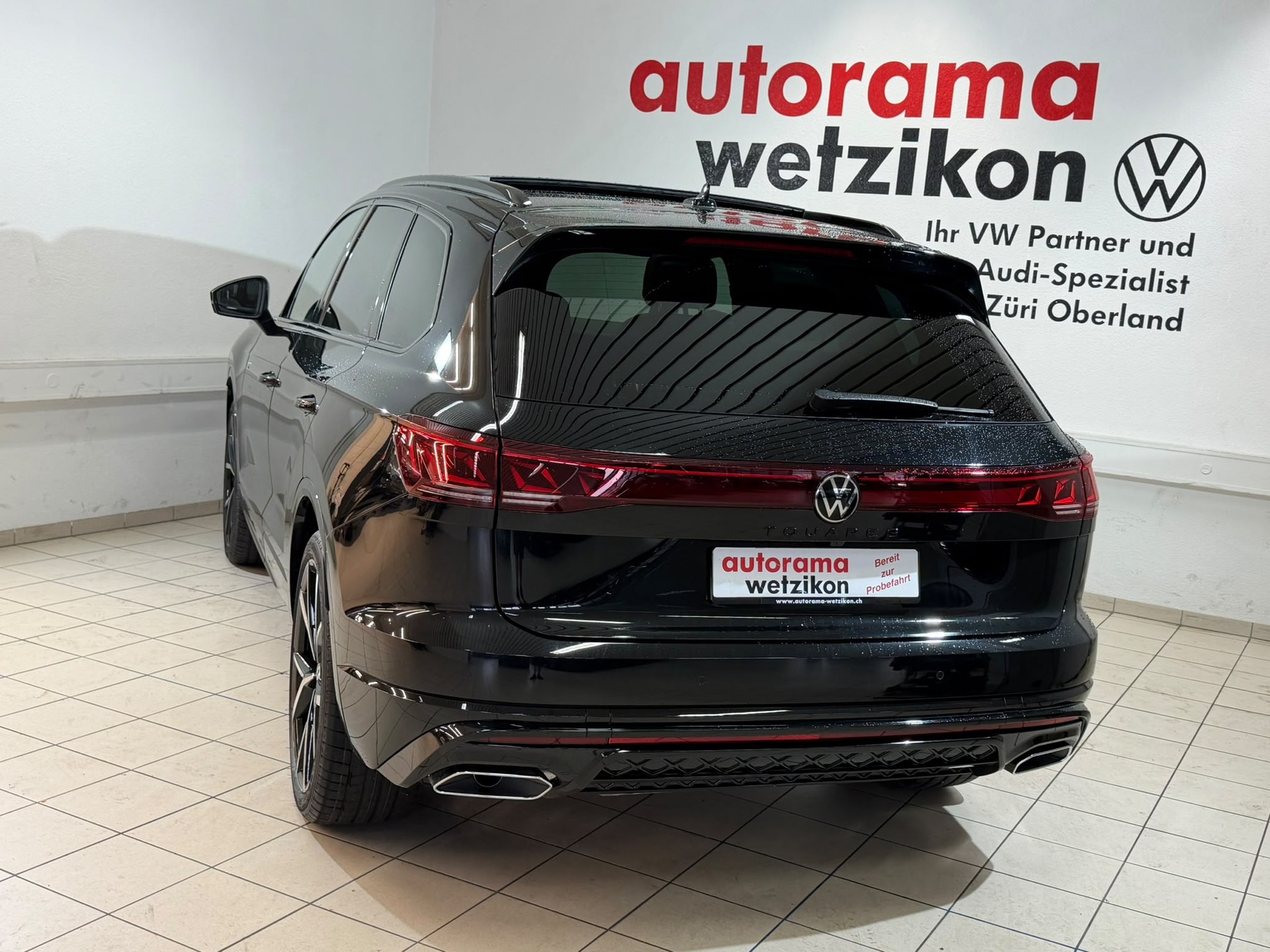 VW Touareg 3.0 TDI R-Line Final Edition Tiptronic-image-3