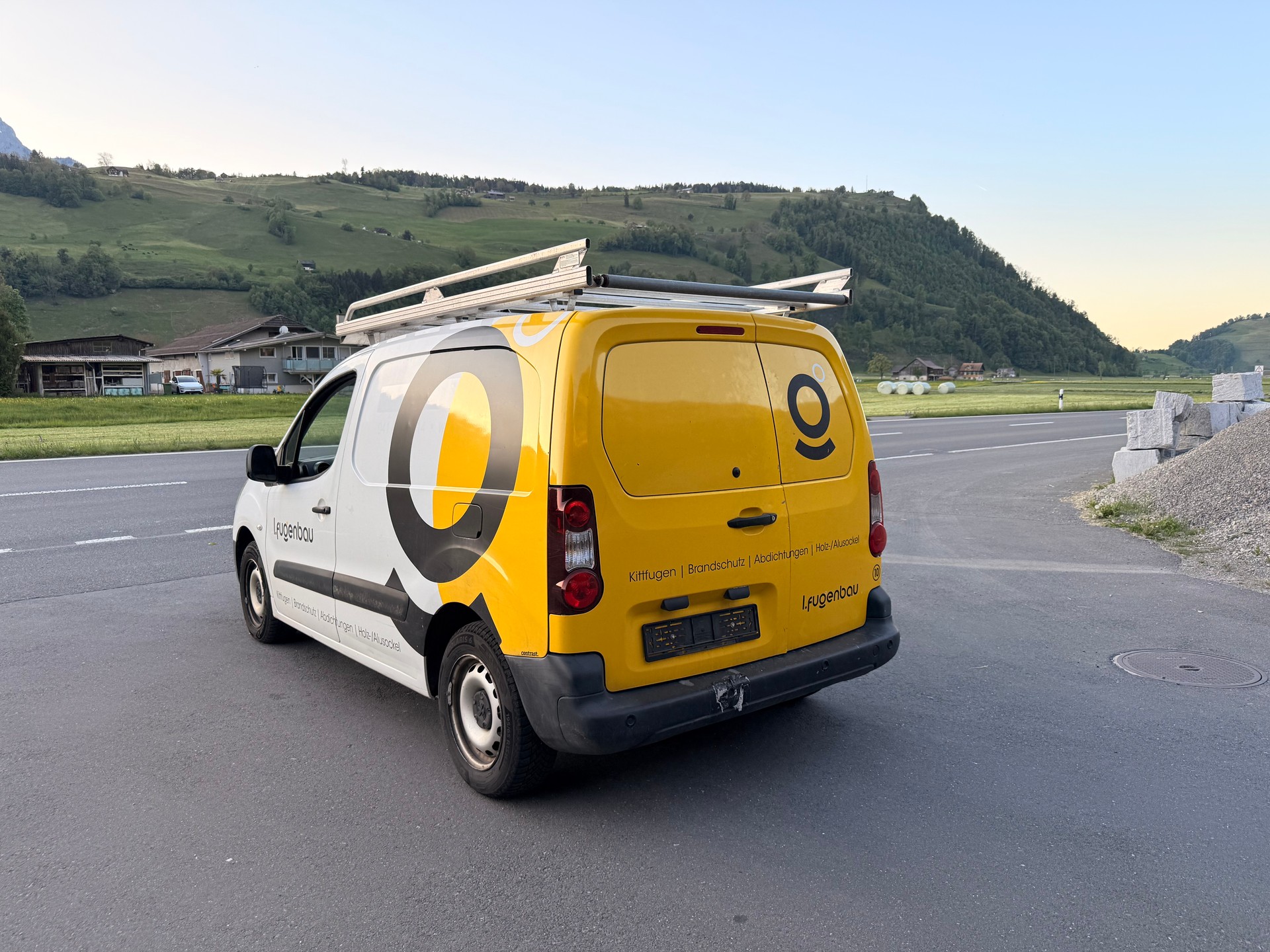 PEUGEOT Partner 1.6BlueHDI Allure-image-6