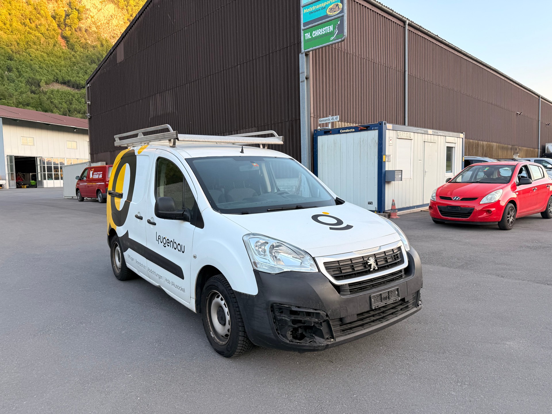 PEUGEOT Partner 1.6BlueHDI Allure-image-1