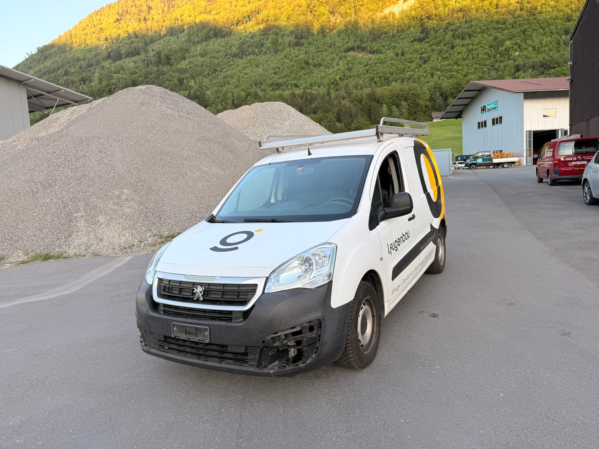 PEUGEOT Partner 1.6BlueHDI Allure-image-4