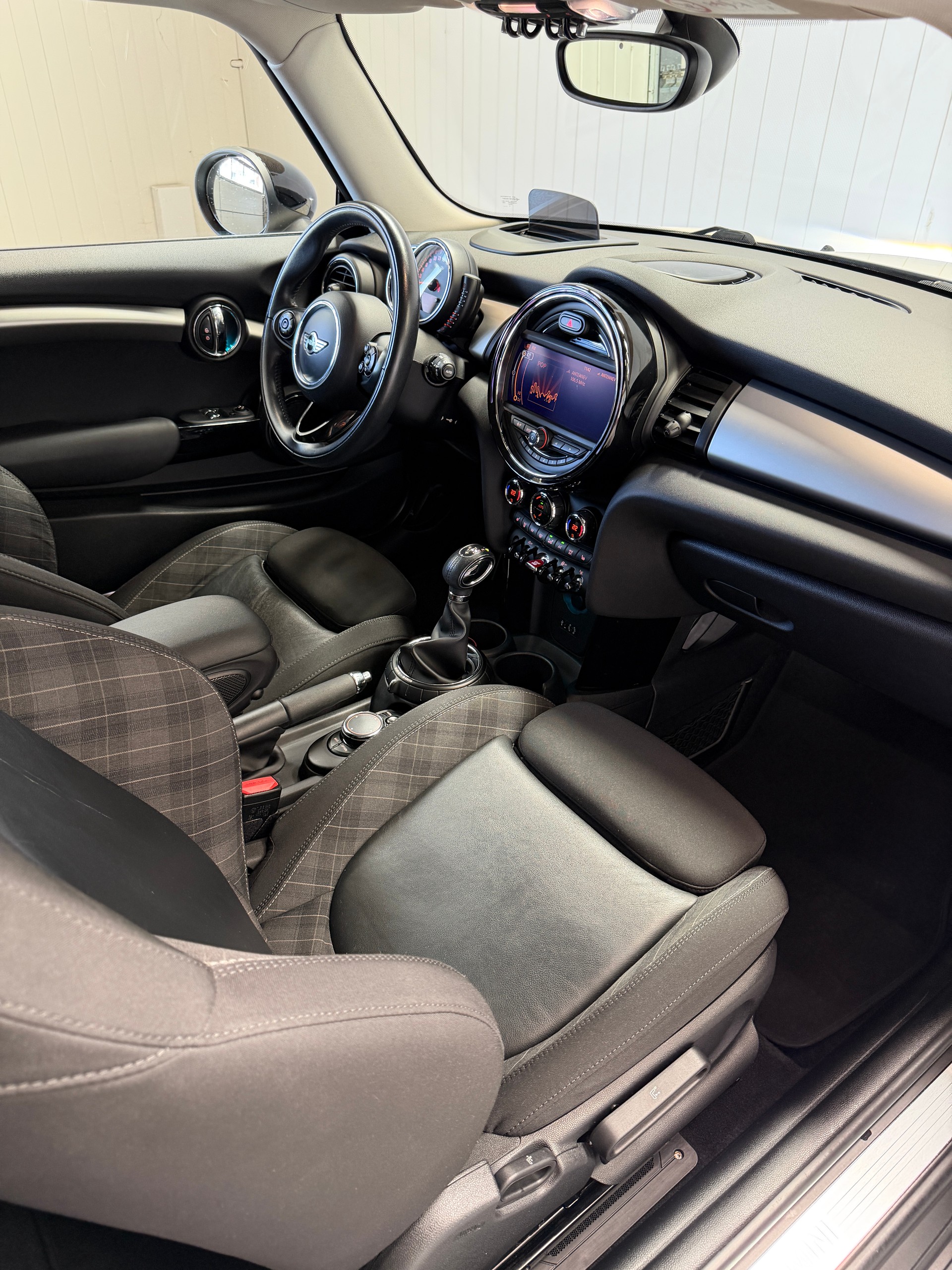 MINI Cooper Steptronic-image-12