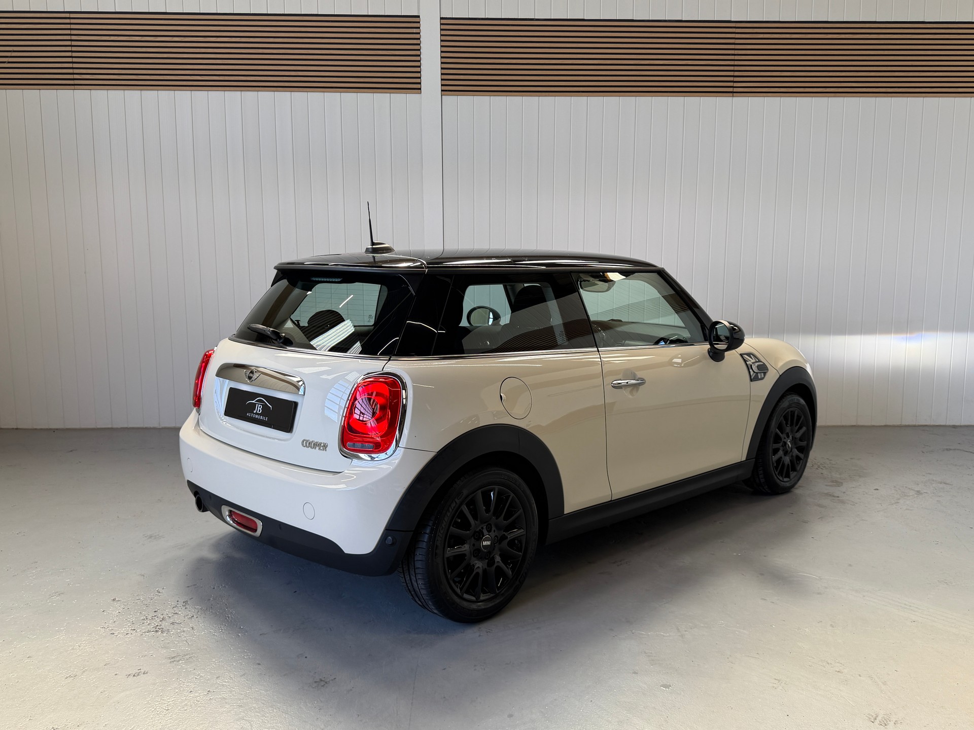 MINI Cooper Steptronic-image-4