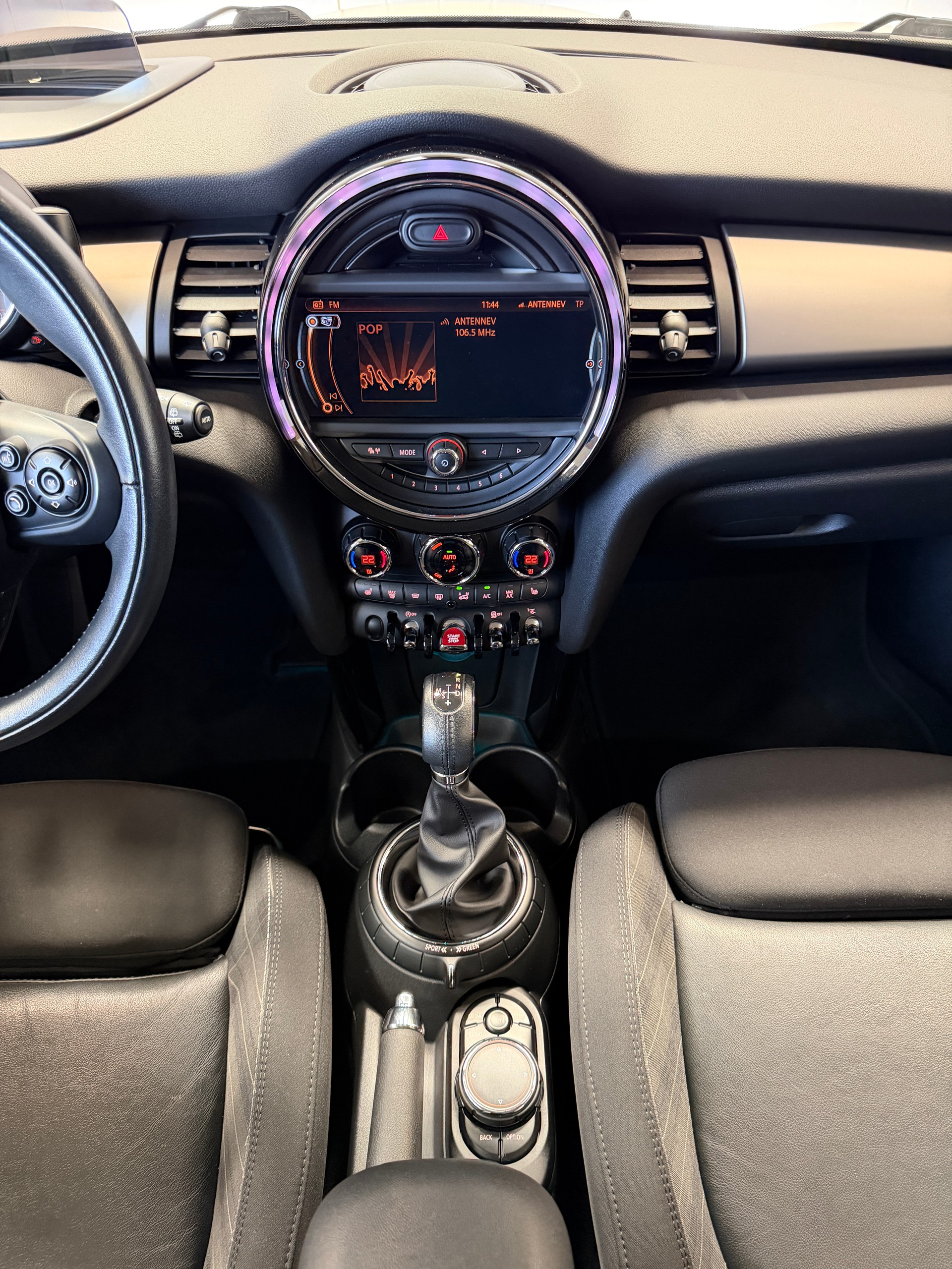 MINI Cooper Steptronic-image-13