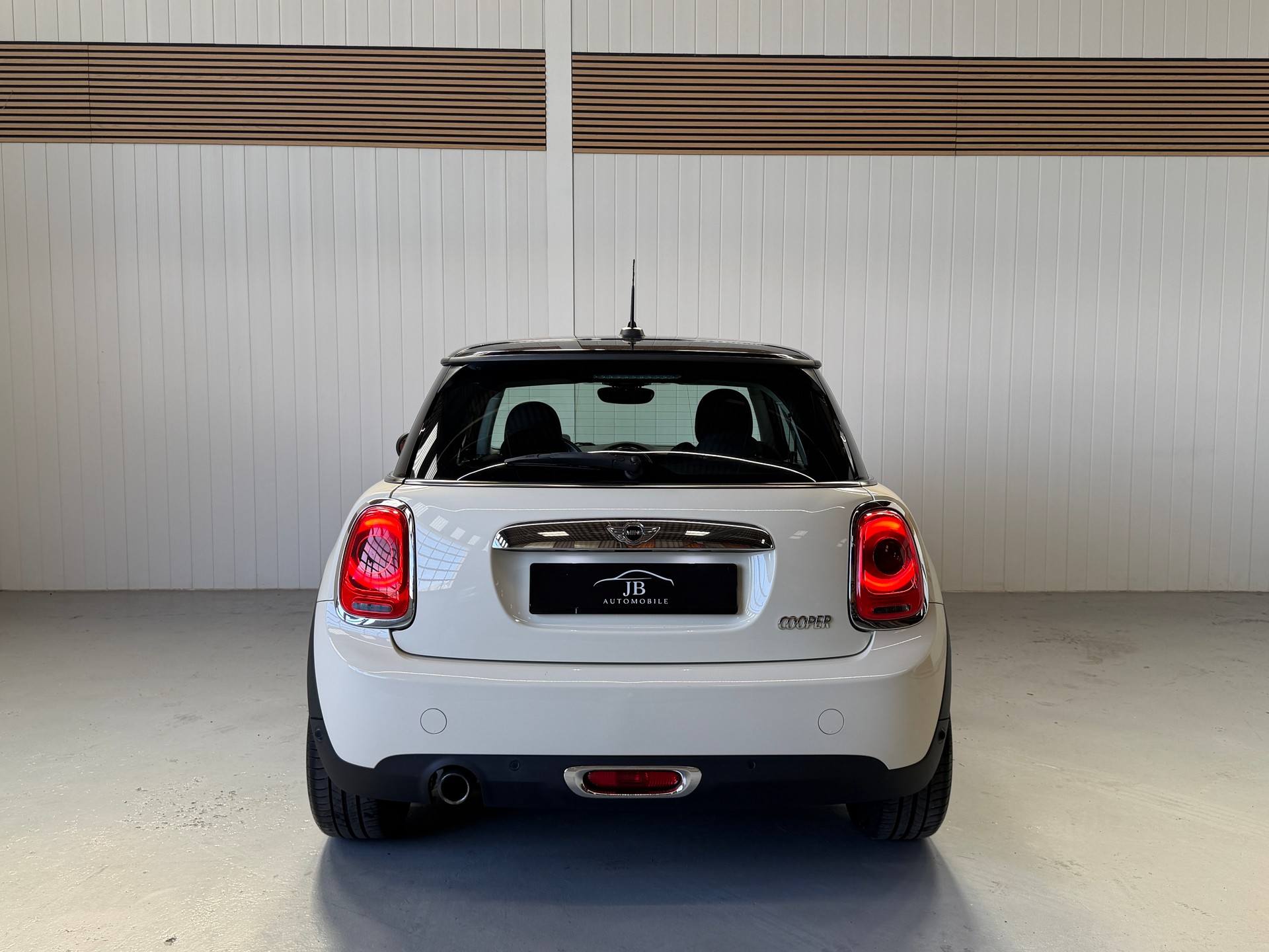 MINI Cooper Steptronic-image-3