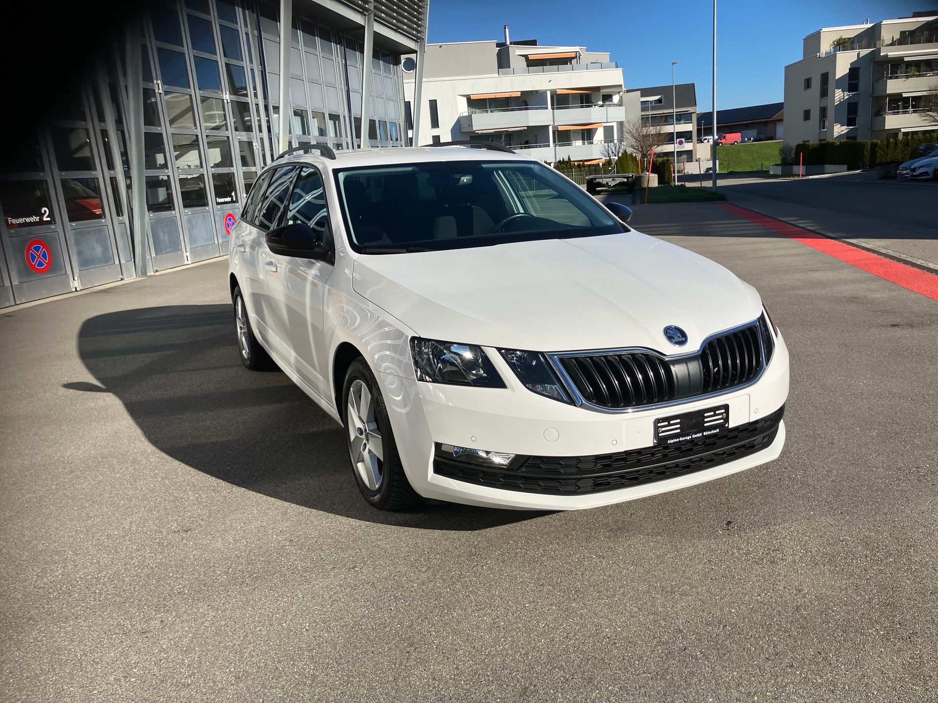 SKODA Octavia Combi 2.0 TDI Ambition 4x4 DSG-image-0